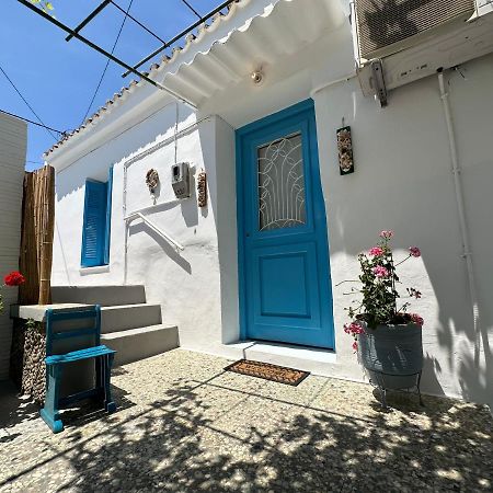 Brinia Cosy Apartment Poros Town Екстериор снимка