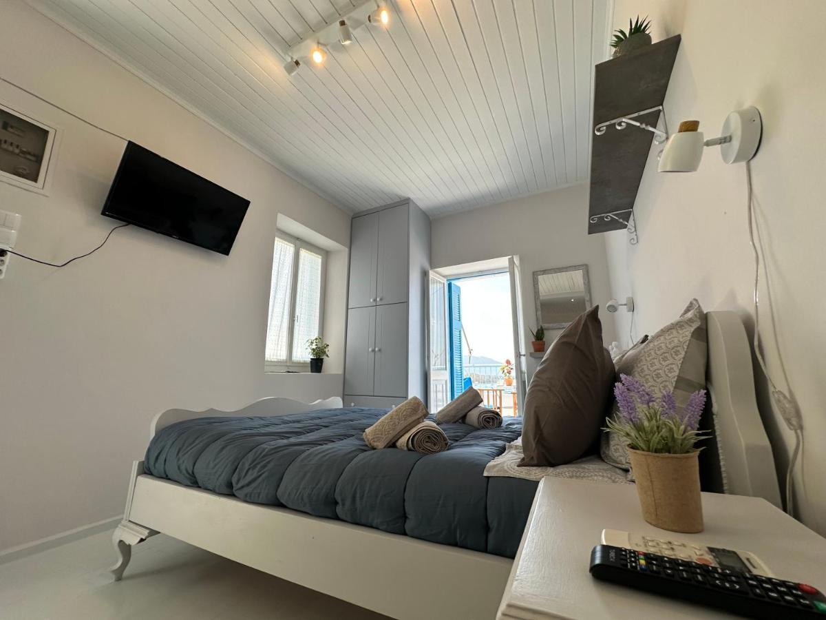 Brinia Cosy Apartment Poros Town Екстериор снимка